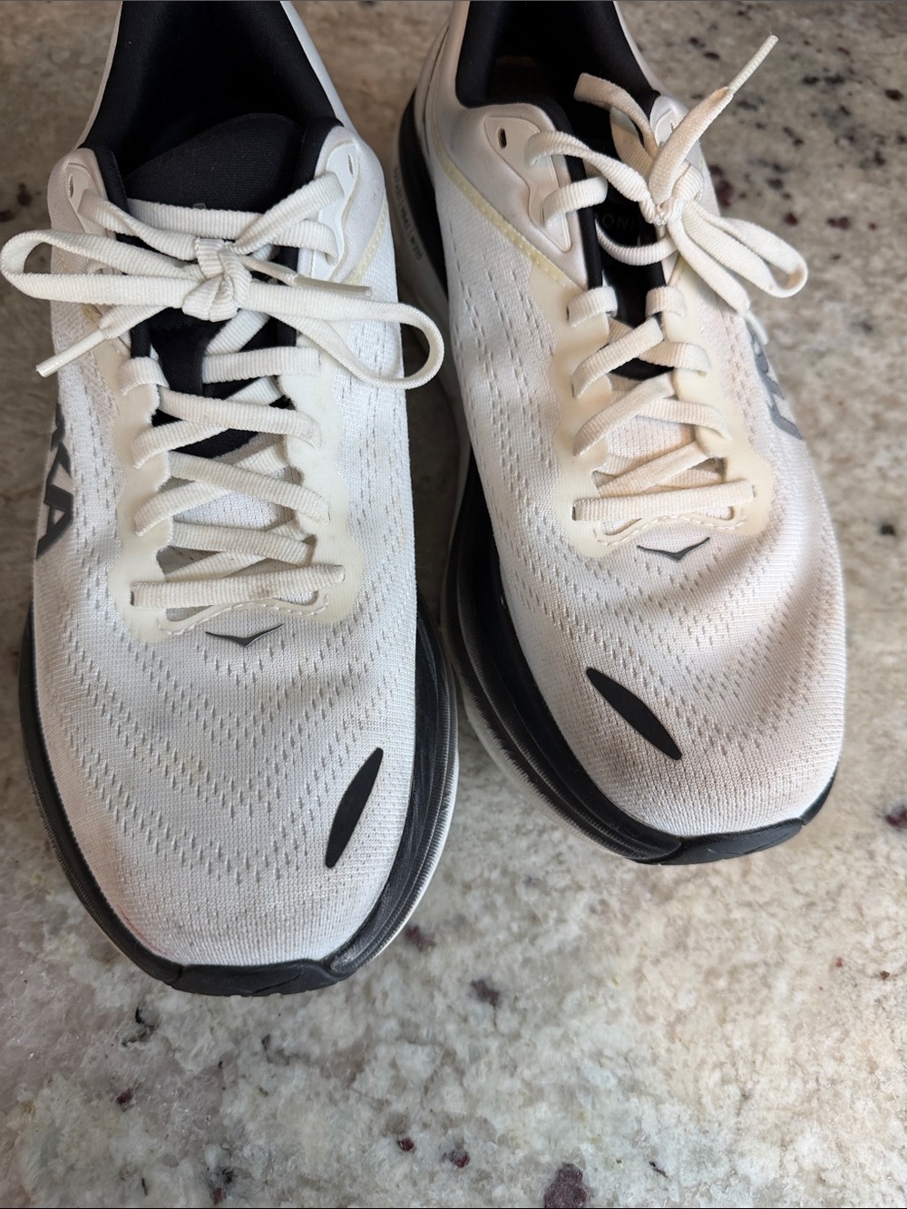 Hoka One One Bondi 8 size 10.5D - Picture 2 of 7